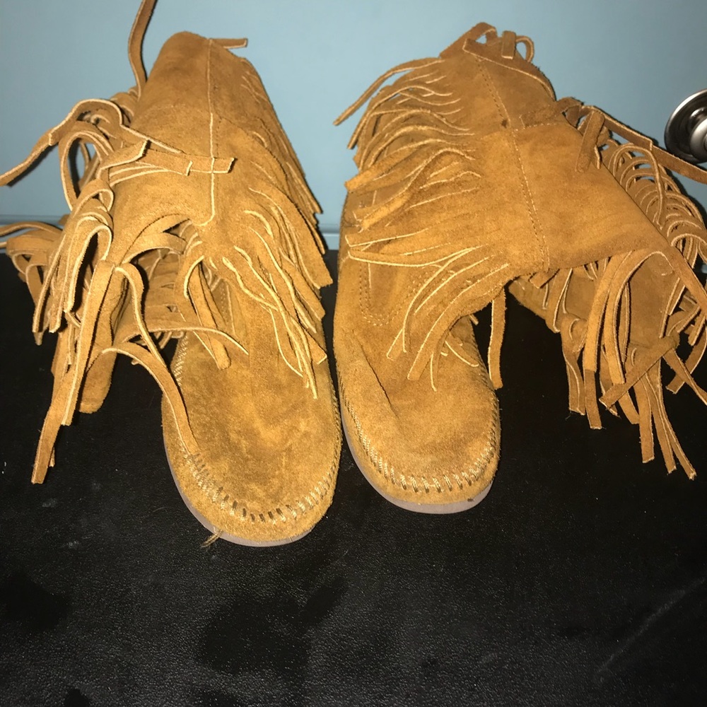 MOCCASINS BY MINNETONKA - Picture 4 of 5